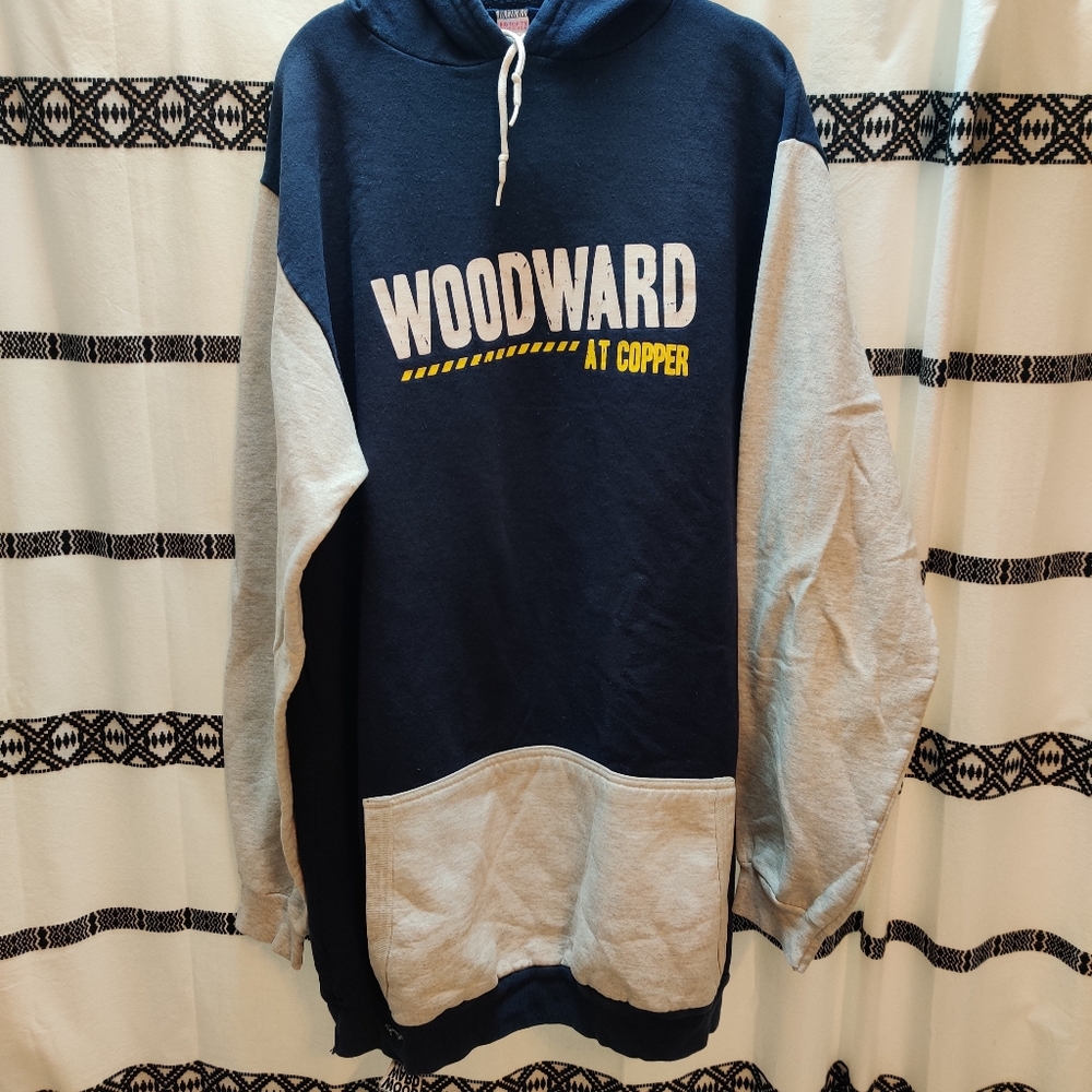 Snowboard Sweatshirt - Woodward